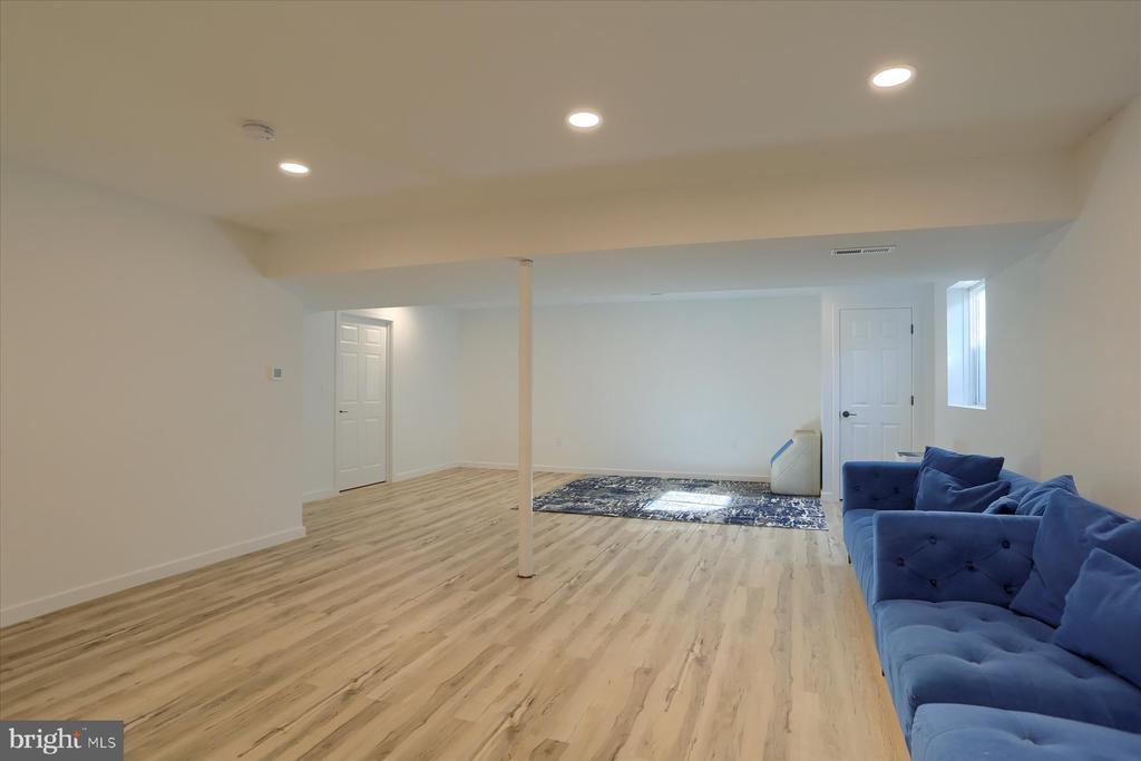 90 CLOVER DRIVE