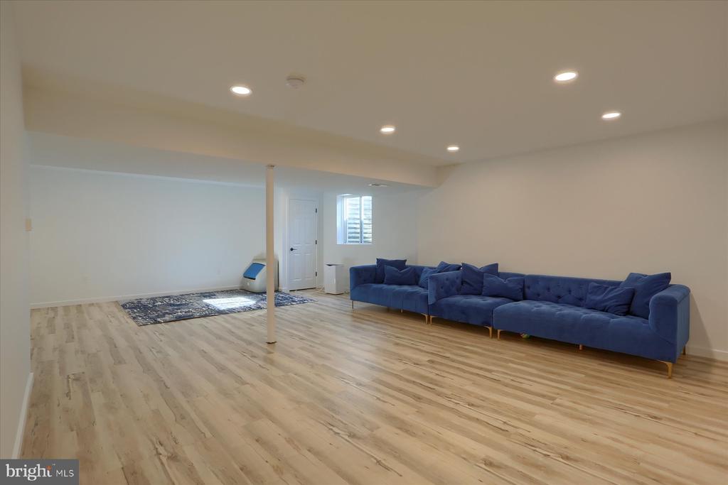90 CLOVER DRIVE