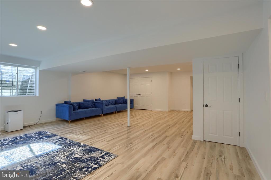 90 CLOVER DRIVE