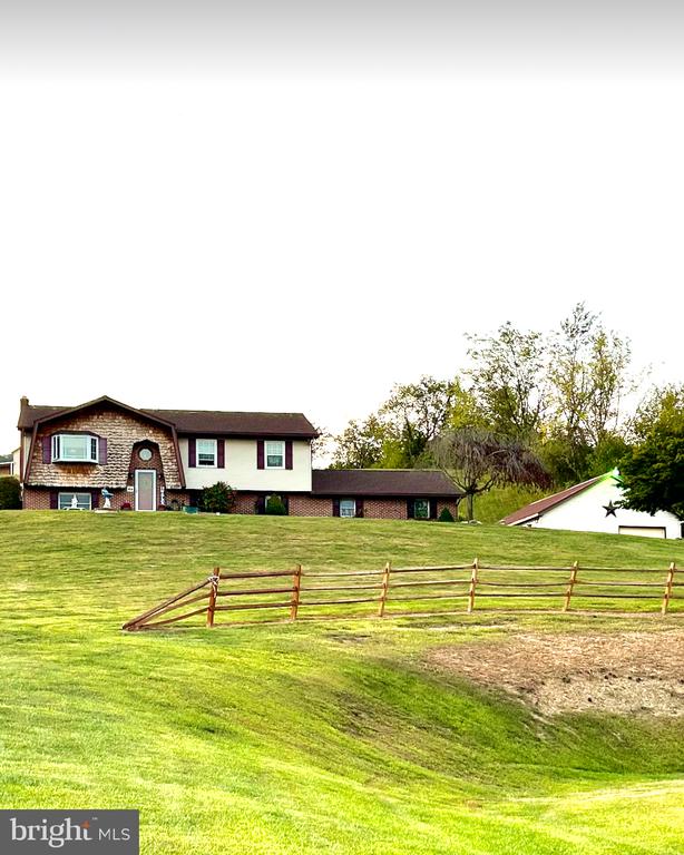 9 HOLLY DRIVE