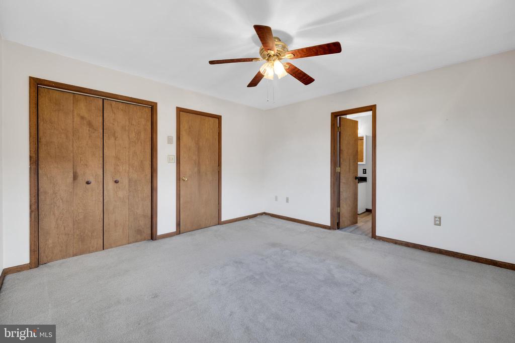 9 HOLLY DRIVE