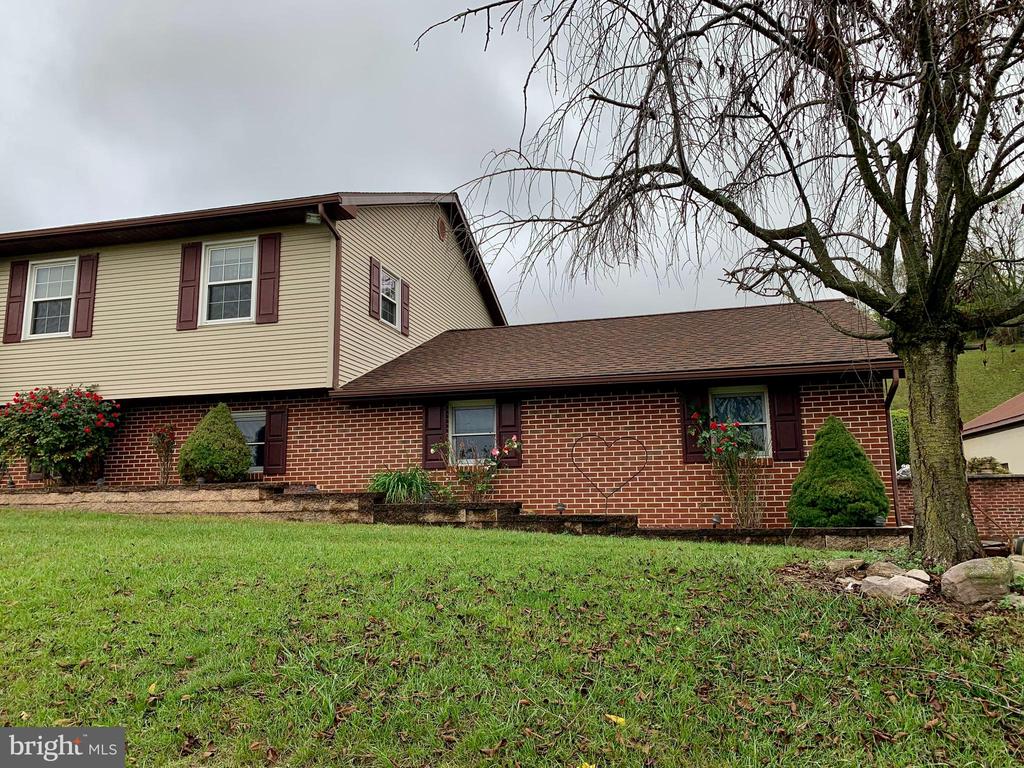9 HOLLY DRIVE