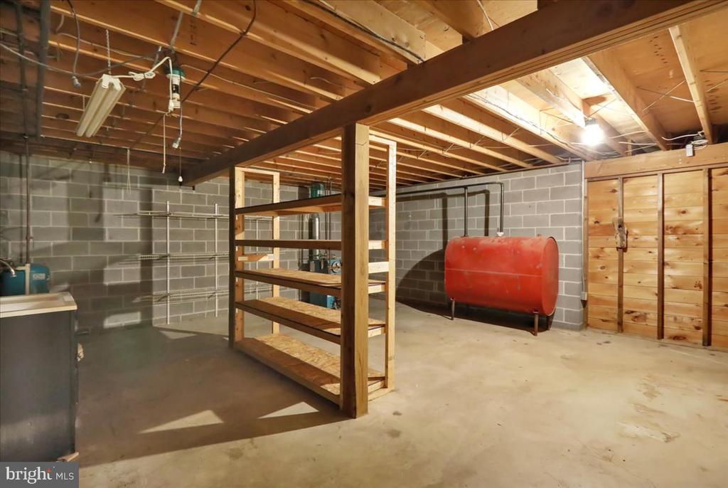 187 OAK LANE