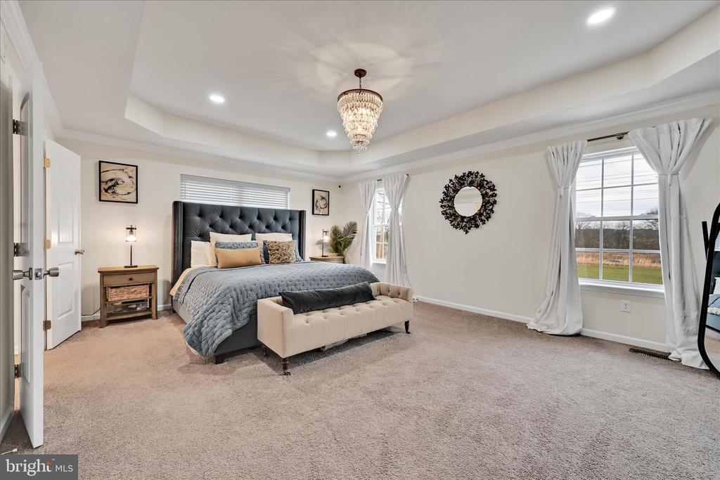 43 SADDLE LANE
