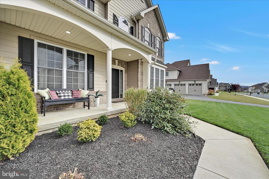 43 SADDLE LANE