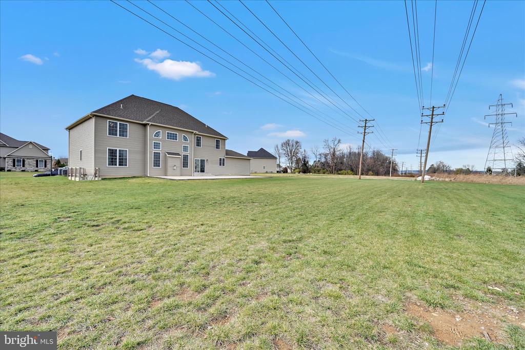 43 SADDLE LANE