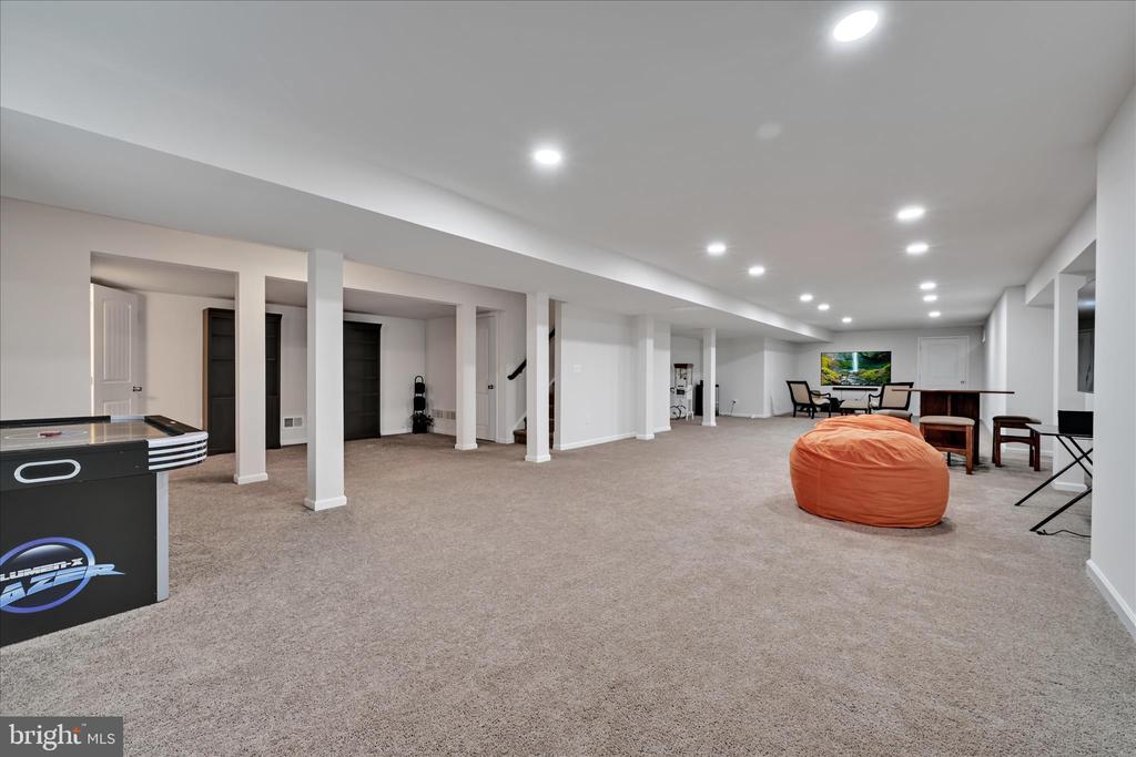43 SADDLE LANE