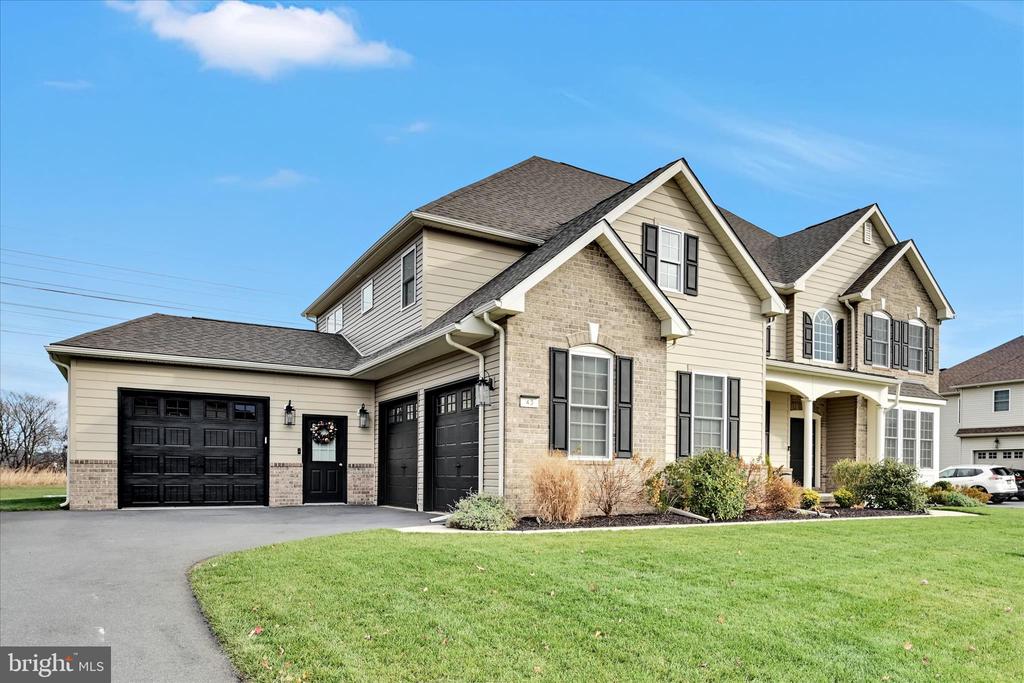 43 SADDLE LANE