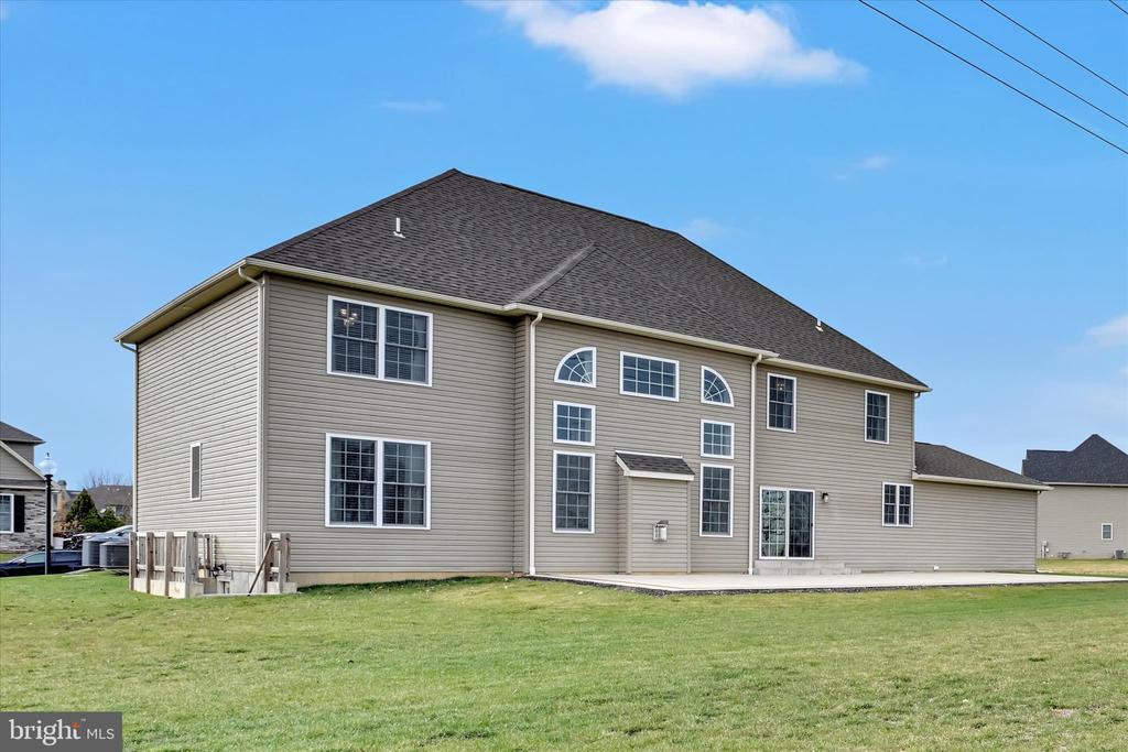 43 SADDLE LANE