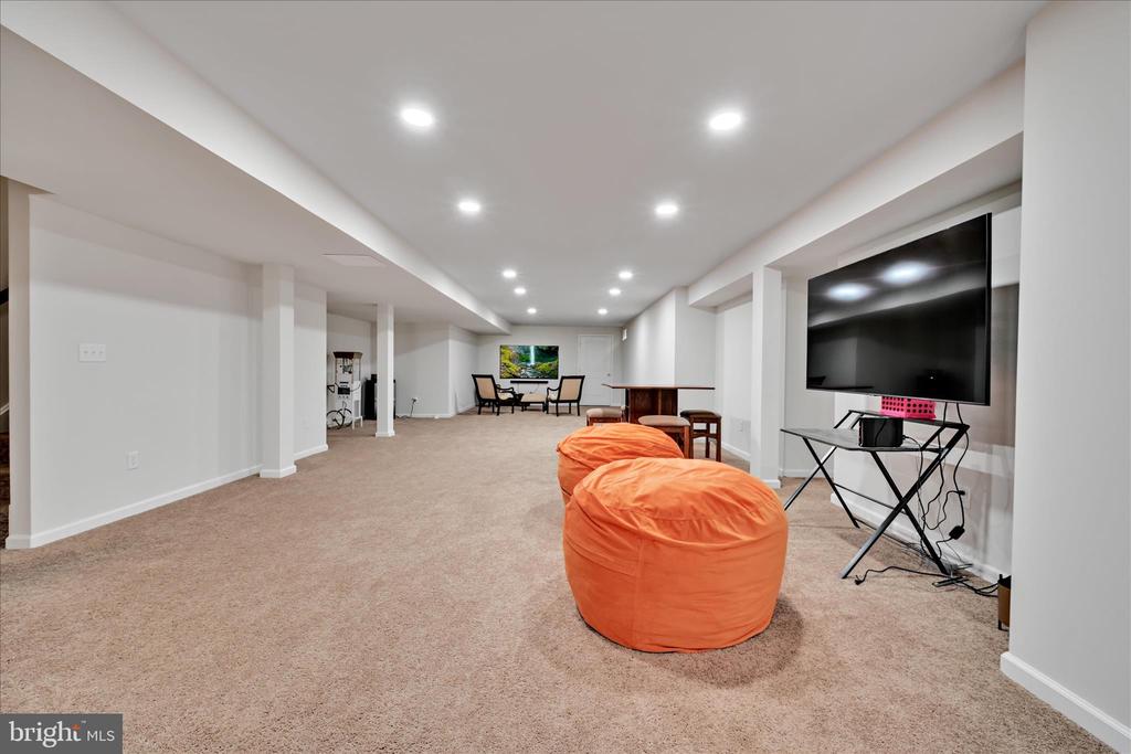 43 SADDLE LANE