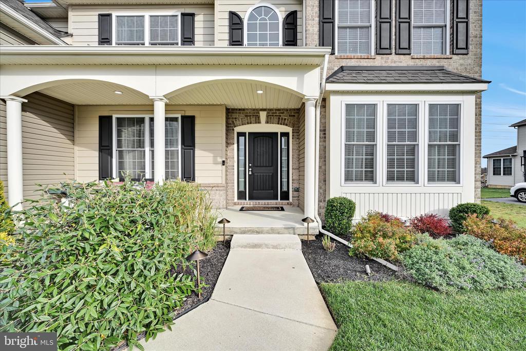 43 SADDLE LANE