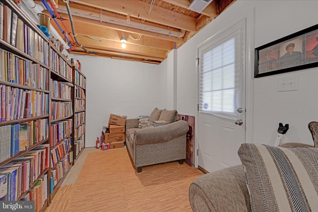 2072 ALEX ROAD