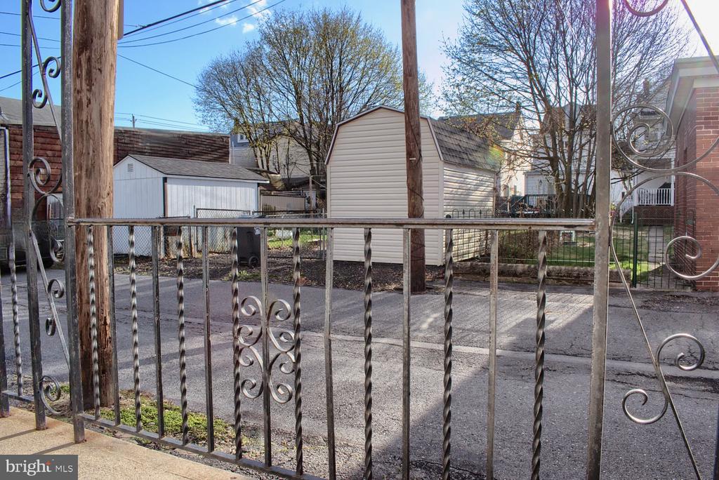 31 PEACH STREET S