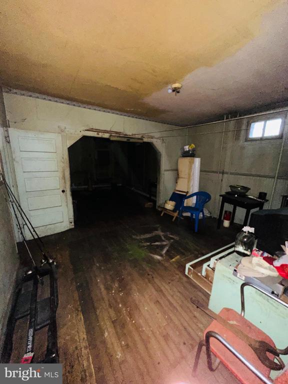 835 FOREST LANE