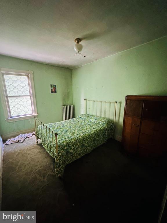 835 FOREST LANE
