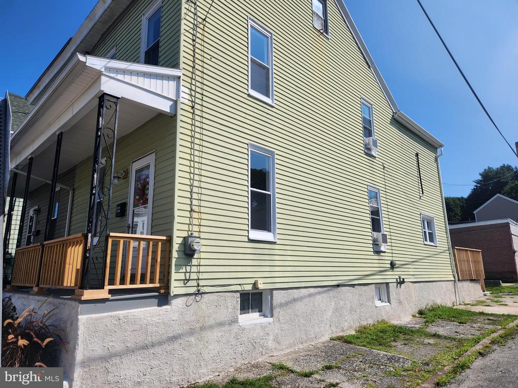 732 WATER STREET