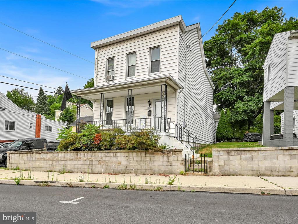 305 LAUREL STREET