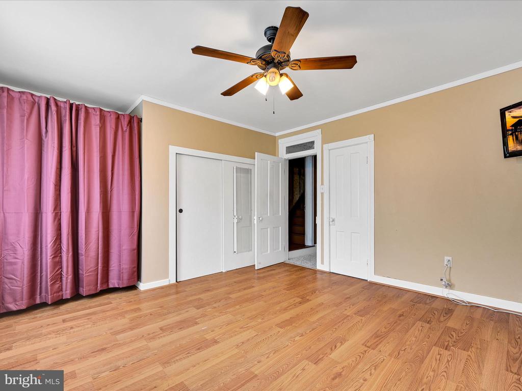 2017 E CENTER STREET