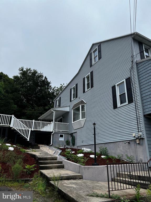 3 DODD STREET