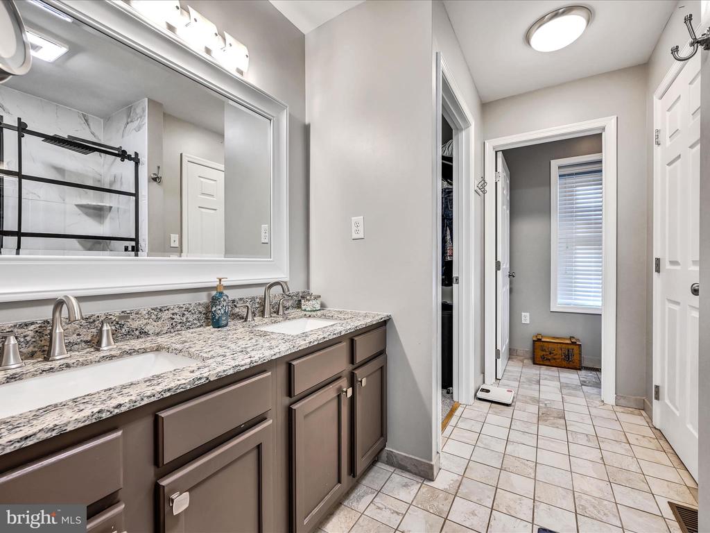 324 COMANCHE DRIVE