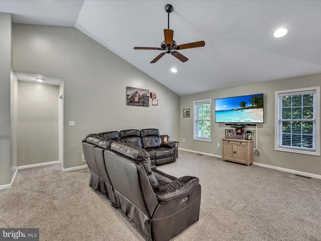 324 COMANCHE DRIVE