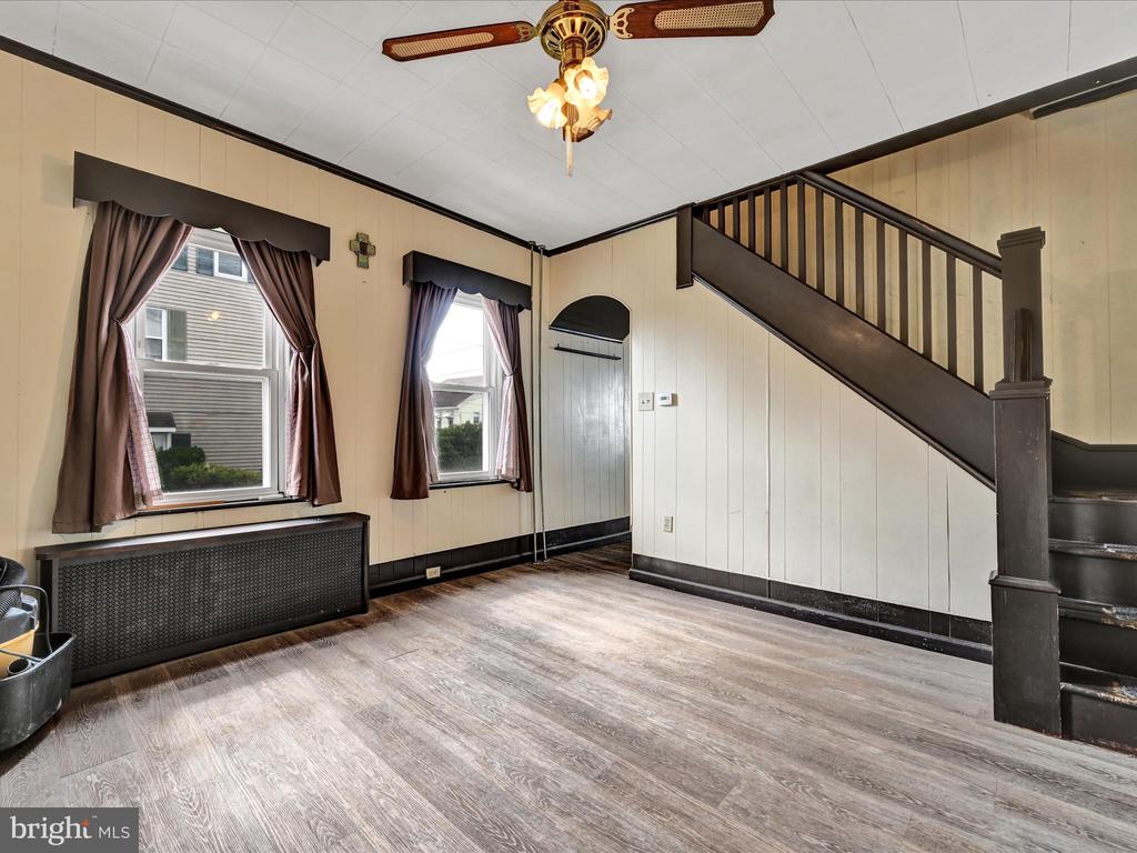 15 WILLOW LANE