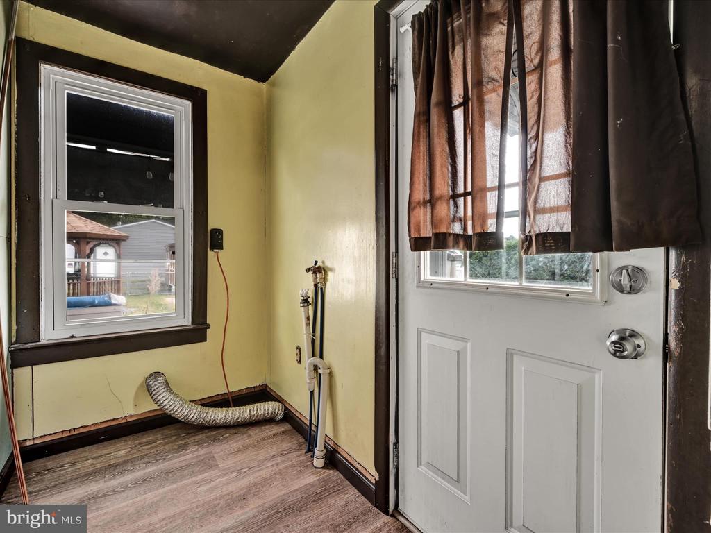 15 WILLOW LANE