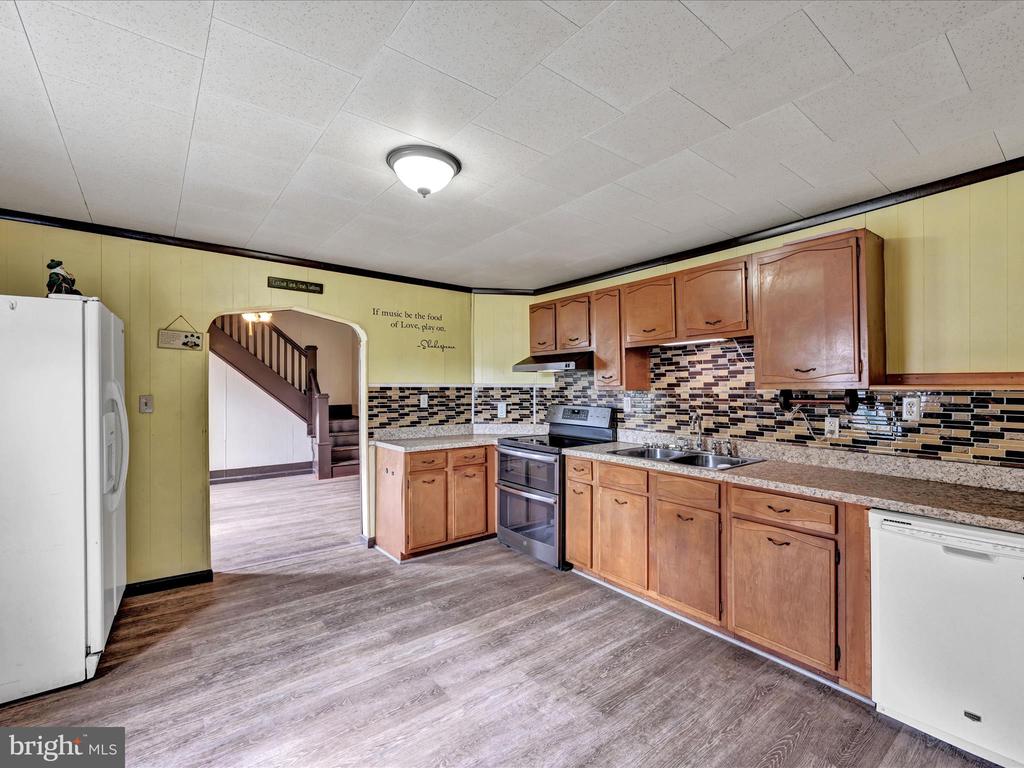 15 WILLOW LANE