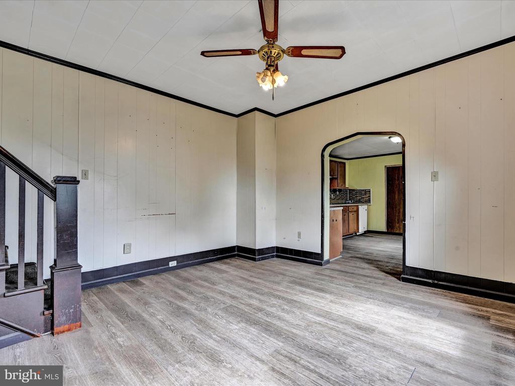 15 WILLOW LANE