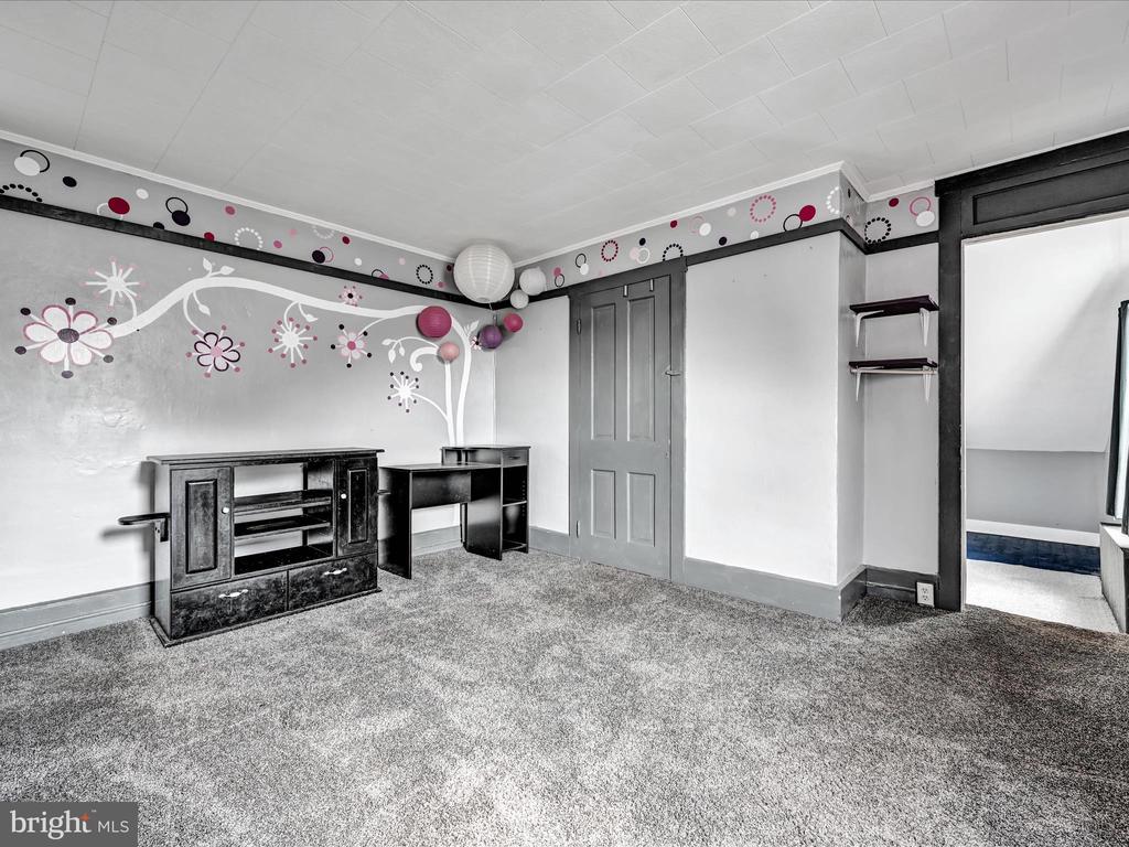 15 WILLOW LANE