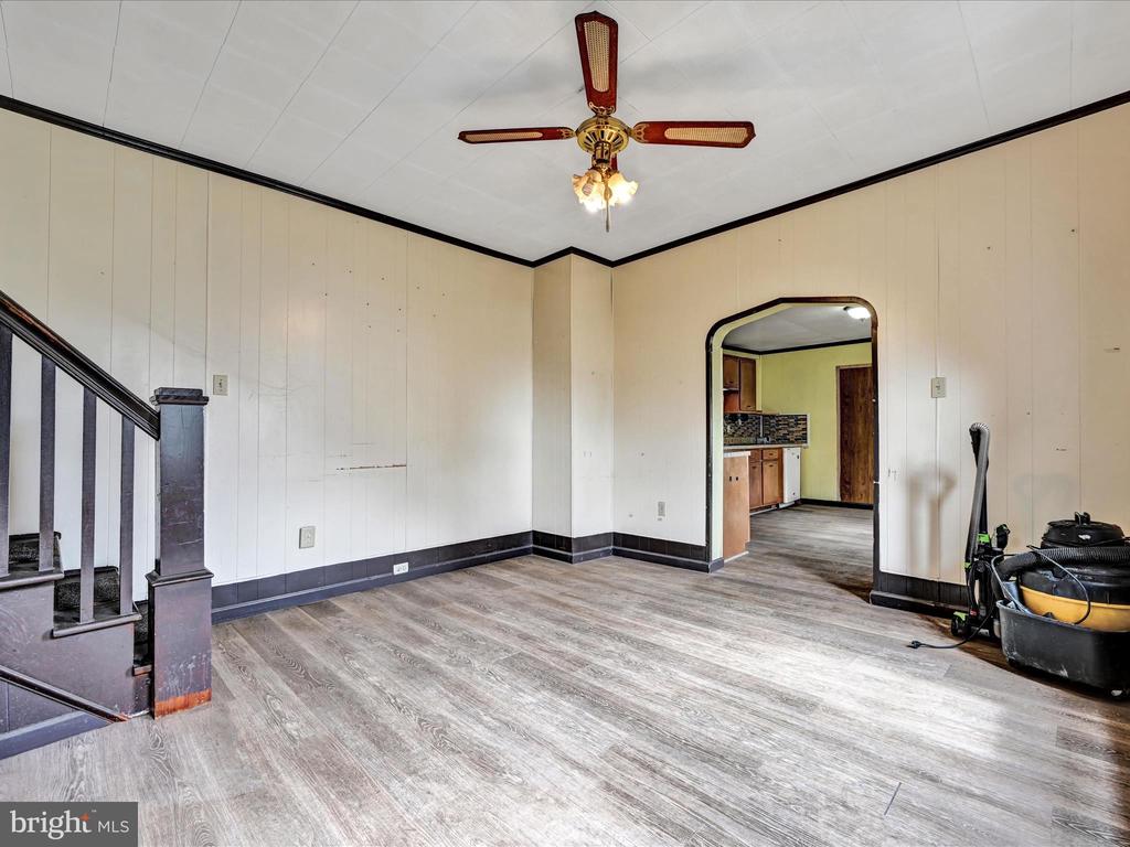 15 WILLOW LANE