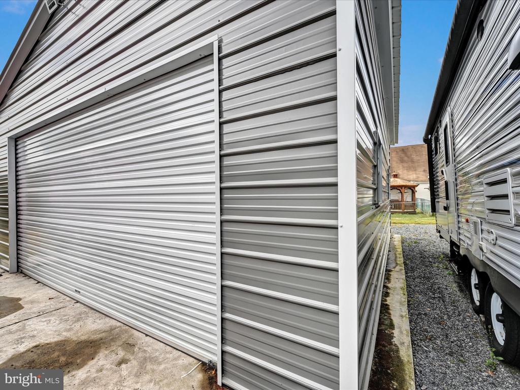 15 WILLOW LANE