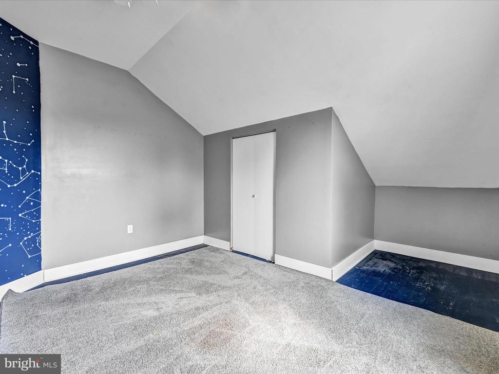 15 WILLOW LANE