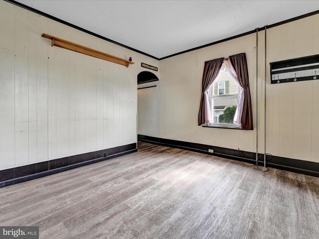 15 WILLOW LANE