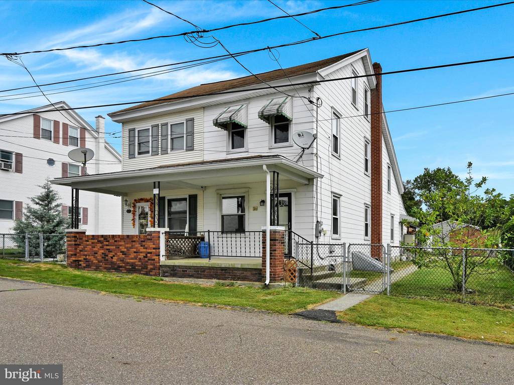15 WILLOW LANE