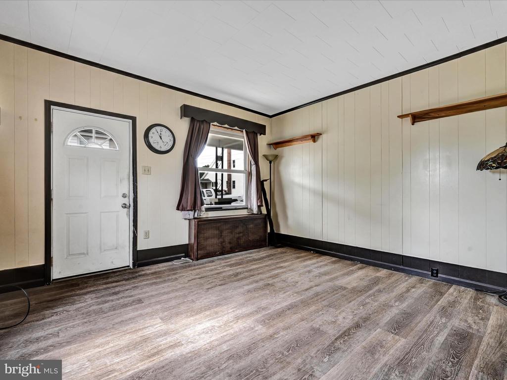 15 WILLOW LANE