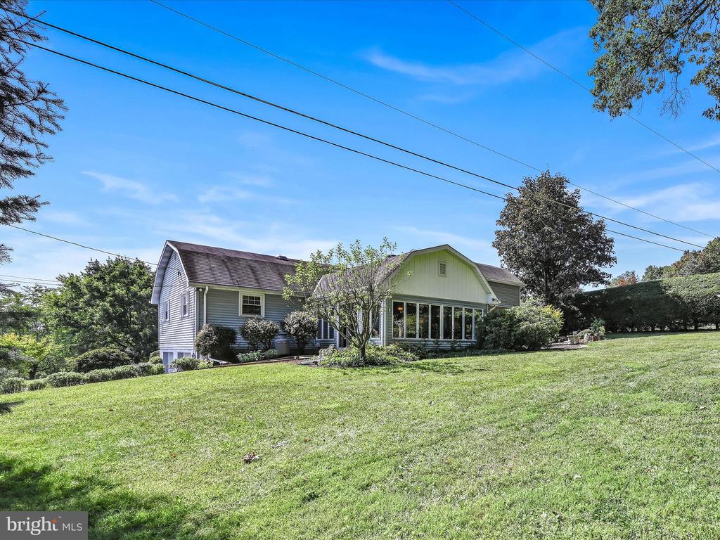 16 CRESTVIEW DRIVE