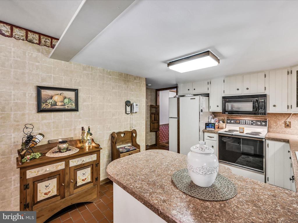 16 CRESTVIEW DRIVE
