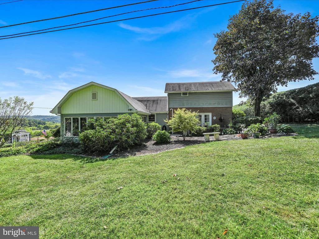 16 CRESTVIEW DRIVE