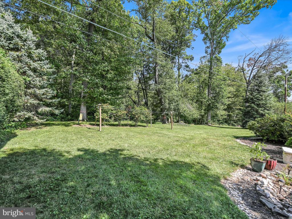 16 CRESTVIEW DRIVE