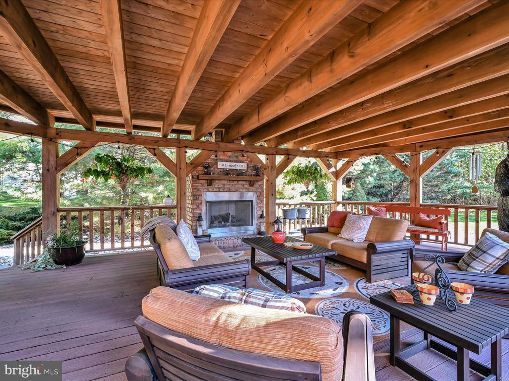 104 COUNTRY VIEW LANE