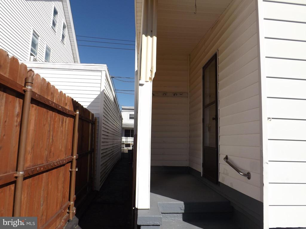 116 S MORRIS STREET