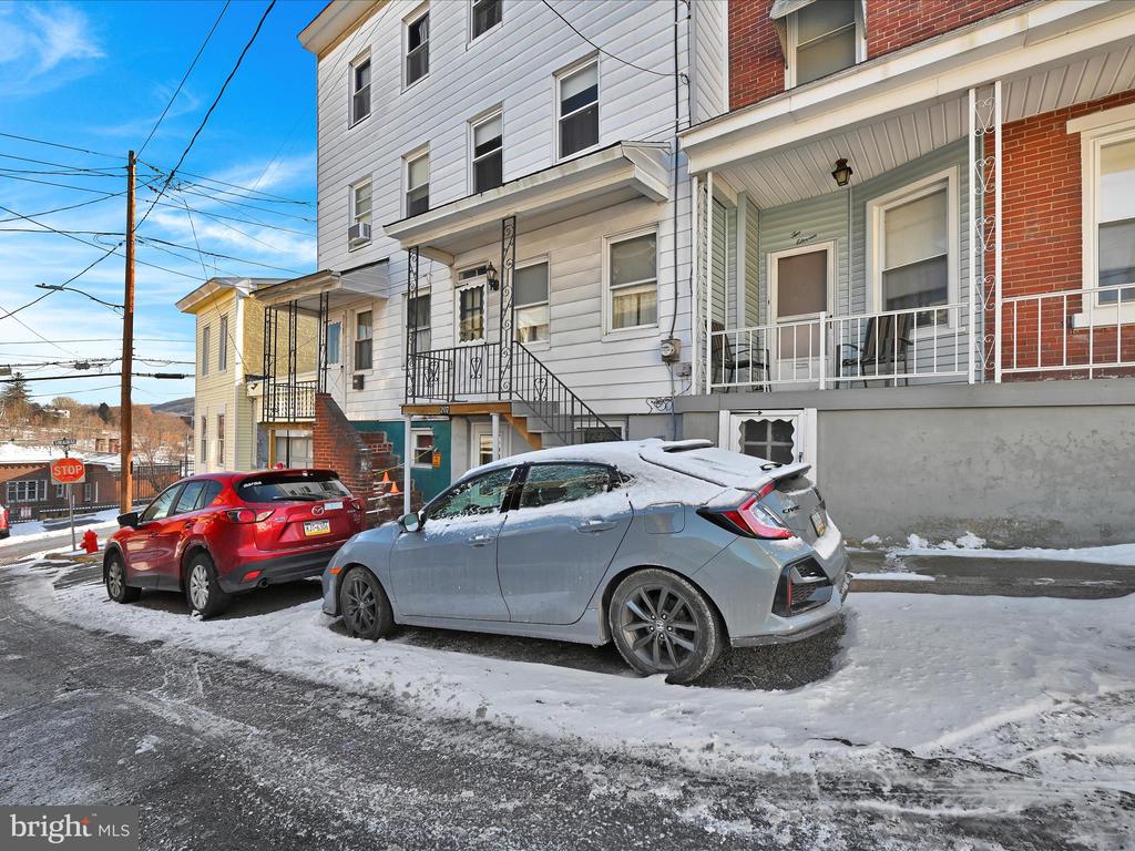 207 SCHUYLKILL AVENUE