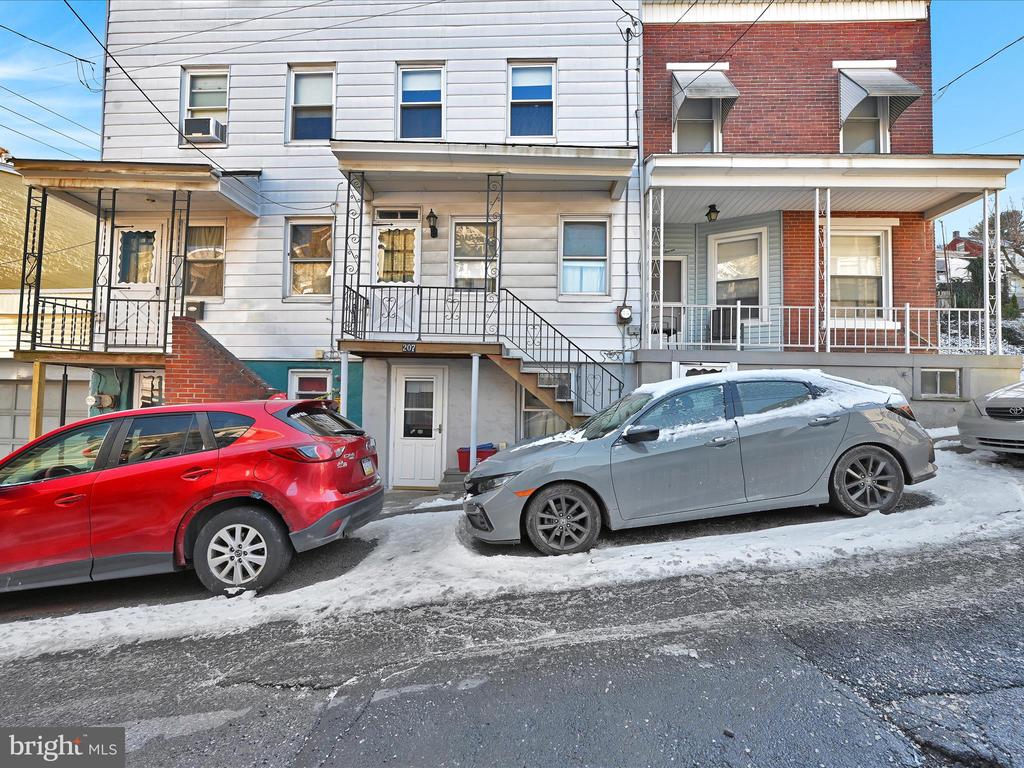 207 SCHUYLKILL AVENUE