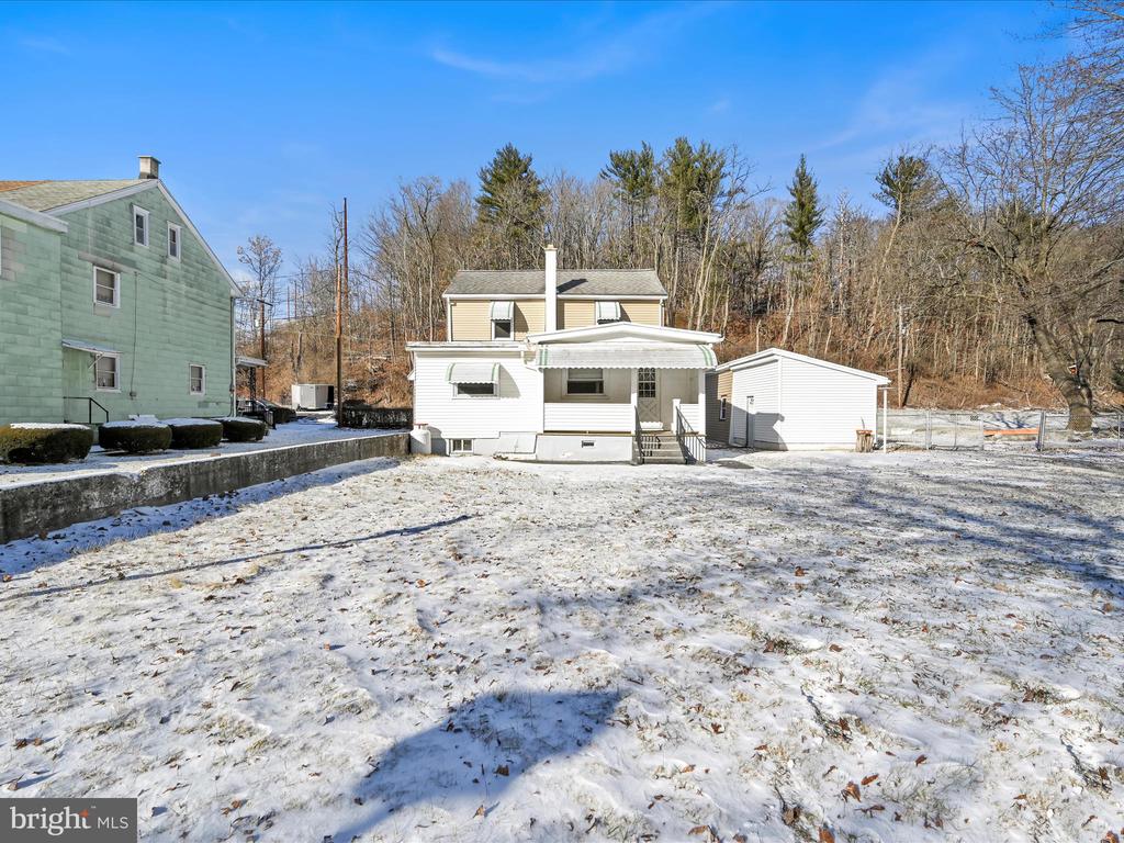 583 W RAILROAD STREET