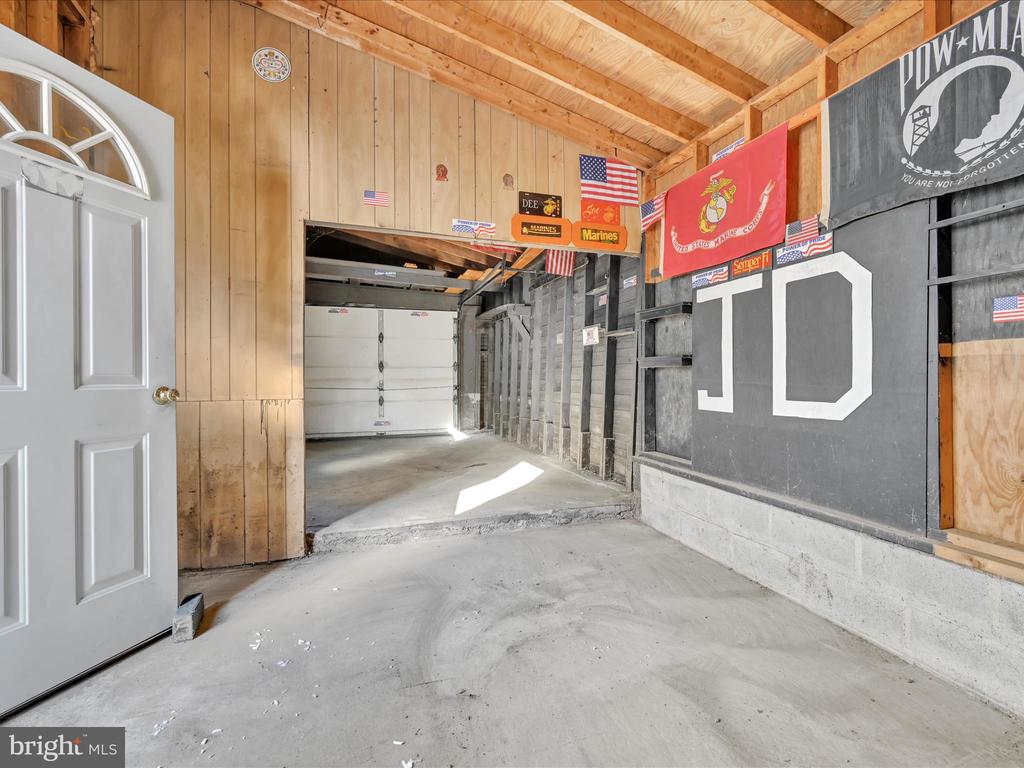 583 W RAILROAD STREET