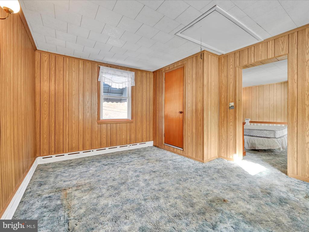583 W RAILROAD STREET