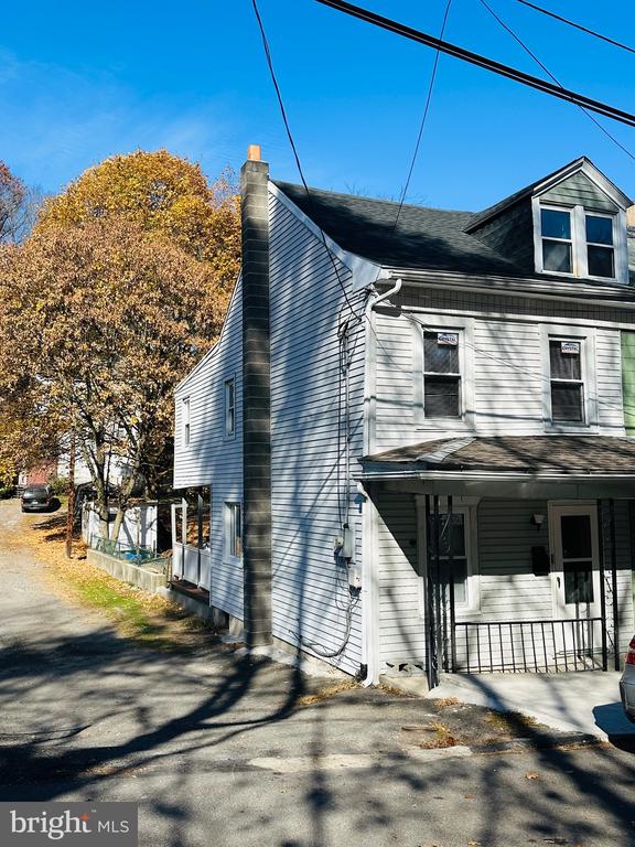 506 LAUREL STREET