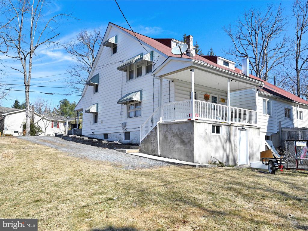 19 COMMUNITY SQUARE ROAD