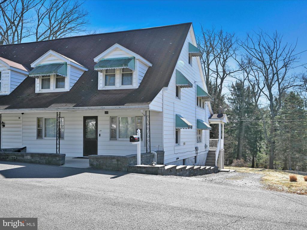 19 COMMUNITY SQUARE ROAD
